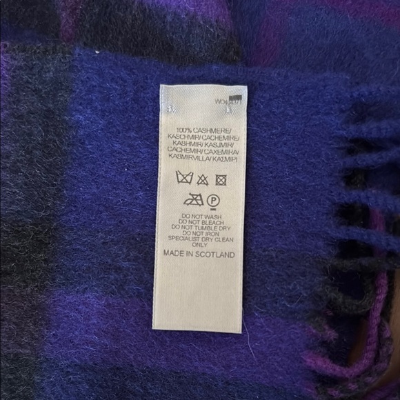 Burberry Cashmere Scarf - Purple - Picture 3 of 3